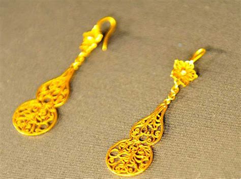 Artifacts of gold of the Qing Dynasty - chinaculture.org