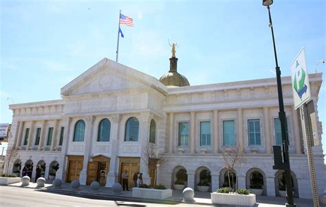 Justice Hardesty gives tour of Nevada Supreme Court building set to ...