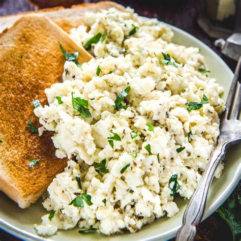 Scrambled Egg Whites Recipe (Step by Step + Video) - Whiskaffair