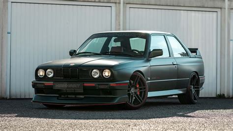 BMW E30 M3 Gets Manhart Makeover With 405-HP Turbo I6 Engine