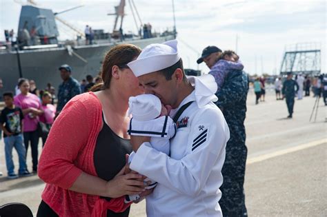 DVIDS - Images - USS Dwight D. Eisenhower (CVN 69) Deployment [Image 3 ...