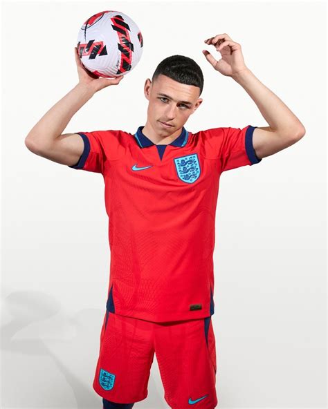 England 2022 World Cup Kits Unveiled » The Kitman