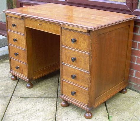 An Antique Oak Desk - Antiques Atlas