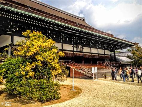 Opening the Gates of the Kyoto Imperial Palace | JapanCheapo | Japan Cheapo