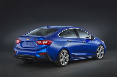 2017 Chevrolet Cruze Diesel Sedan Returns 52 MPG Highway, Priced From ...