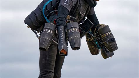 Gravity Founder Shows Off New Jet Pack By Flying Around Chicago ...