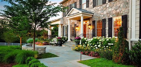 20 Simple But Effective Front Yard Landscaping Ideas