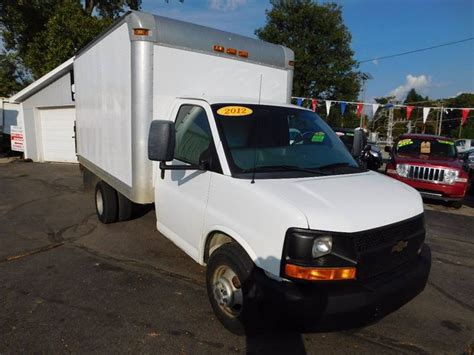 2012 Chevrolet Express Cutaway 3500 2dr 139 in. WB Cutaway Chassis w ...