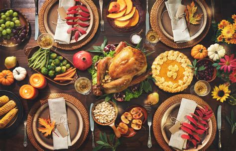 Here's What to Bring for Thanksgiving Dinner as a Guest