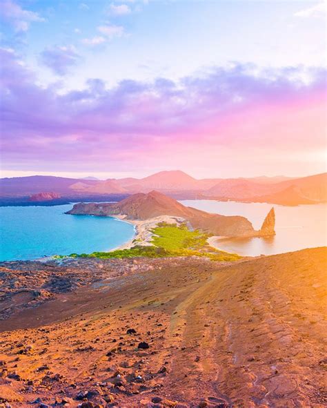 Bartolomé Island Sunset from a volcano 🌅 The end of an unforgettable ...