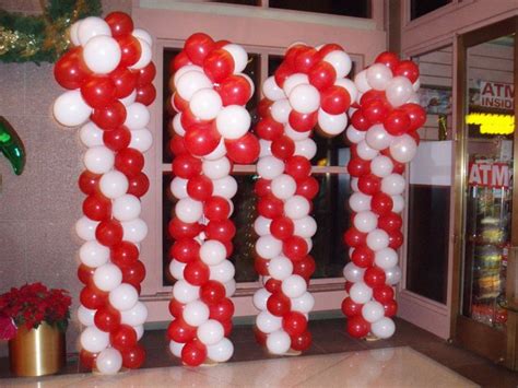 Balloon sculpture candy cane | Starline Balloons & Decor