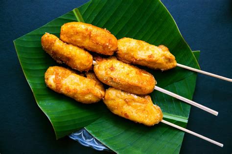 Bananacue - a favorite Filipino snack - Fun In The Philippines