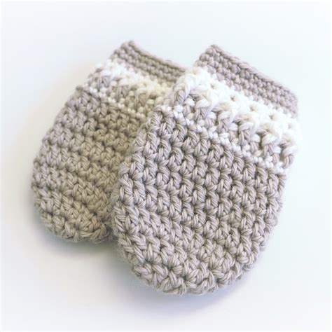 Free Crochet Pattern- Baby Mittens – Crochet