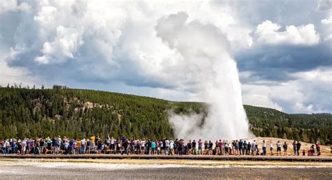 Yellowstone's Old Faithful: 10 Tips to Have the Best Experience – Earth ...