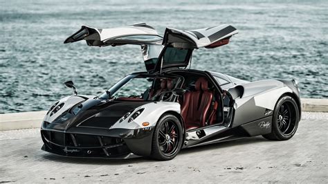 Pagani Huayra Wallpaper