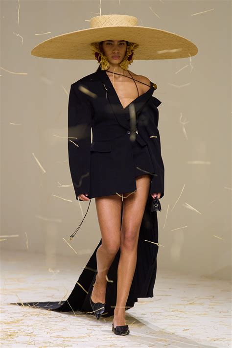 Jacquemus Spring 2023 Ready-to-Wear Collection | Vogue