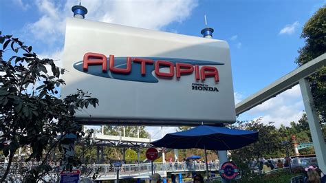 Autopia Full Experience 1080p POV Disneyland December 2023 - YouTube