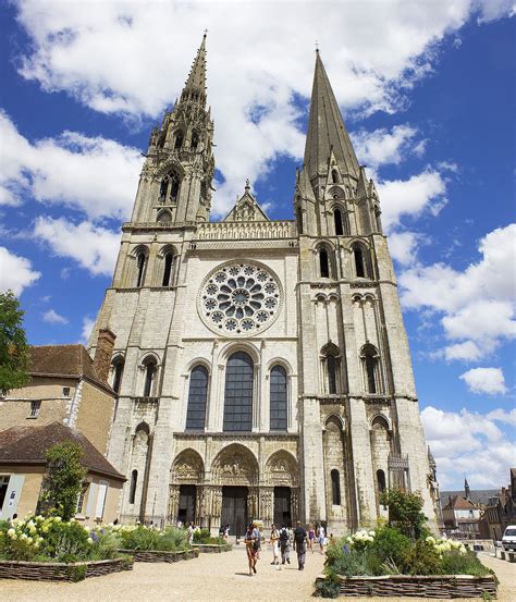 Cathedral of Our Lady of Chartres – Elegant Transfers