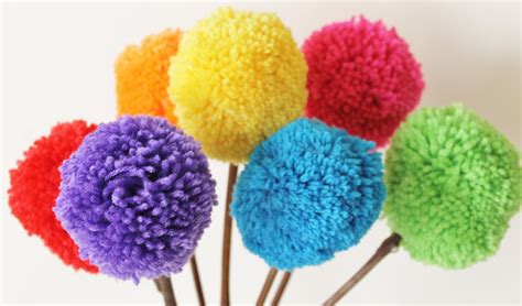 A Slice in the Life of Julie: Pom Pom Flowers