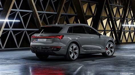 Audi Q8 e-tron | 2024MY quattro (Color: Chronos Gray metallic) | Rear ...