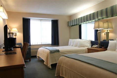 Brentwood Inn and Suites - UPDATED 2022 Prices, Reviews & Photos ...