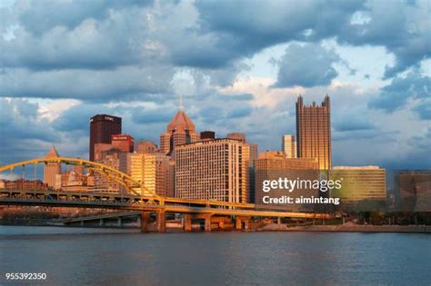 Pittsburgh Skyline Sunset Photos and Premium High Res Pictures - Getty ...