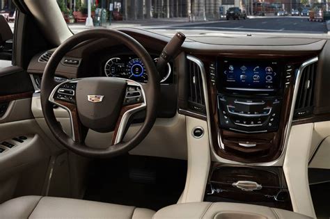 2020 Cadillac Escalade Pictures - 139 Photos | Edmunds