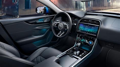 Interior Features | Jaguar XE | Elegantly Crafted Sports Saloon ...