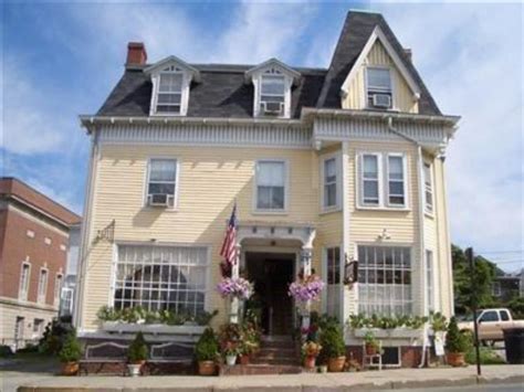 Burbank Rose Bed & Breakfast, Newport, Rhode Island Bed and Breakfasts Inns