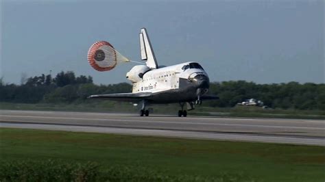 Landing of a Space Shuttle Full HD! - YouTube