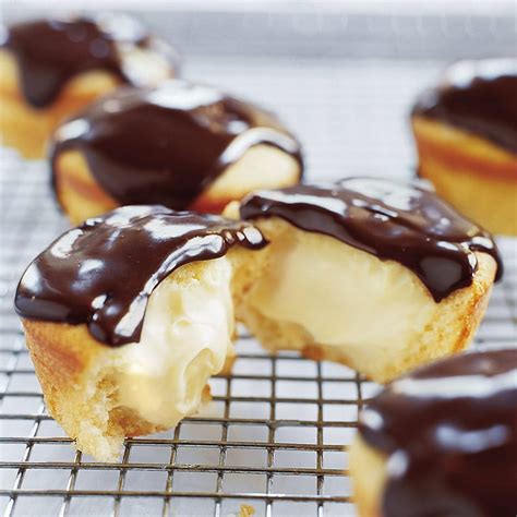 Boston Cream Pie Cupcakes - the kind of cook recipe