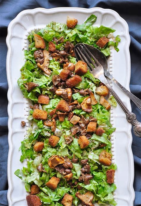 Confessions of a spoon: Wild Mushrooms Salad With Fried Croutons and Greens