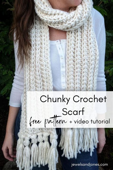 The Easiest Free Chunky Crochet Scarf Pattern | Jewels and Jones