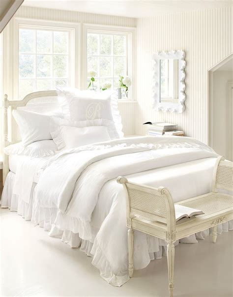 25 All White Bedroom Collection For Your Inspiration