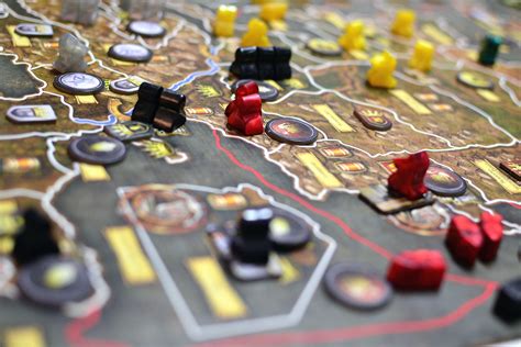 5 Two-Player Board Games [Everyone Should Play!]