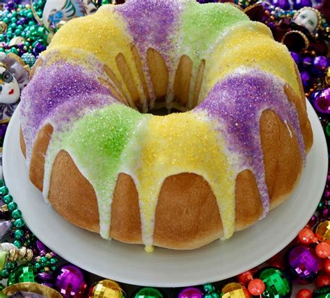 KING CAKE - Delicious and easy Mardi Gras King Cake Recipe! | Mardi ...