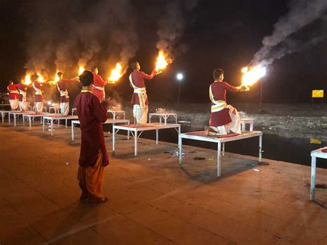 Ganga Aarti, Rishikesh, Rishikesh (2024) - Images, Timings | Holidify