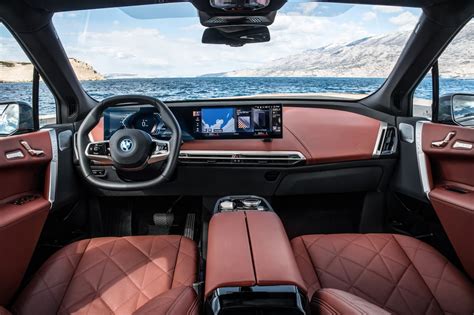 BMW iX interior - A deep dive into the tech ocean