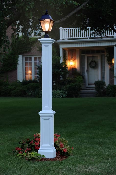 Signature Lamp Post with Steel Ground Mount | USA Exterior