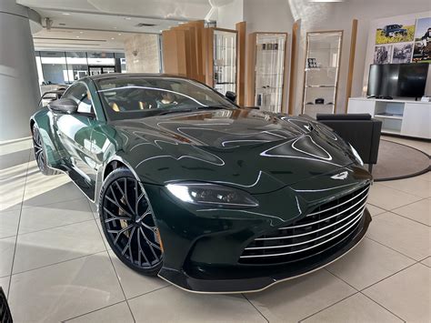 2023 Aston Martin V12 Vantage Buckinghamshire Green [4032 x 3024] : r ...