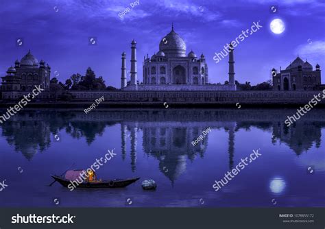 1,243 Taj Mahal In Night Images, Stock Photos & Vectors | Shutterstock