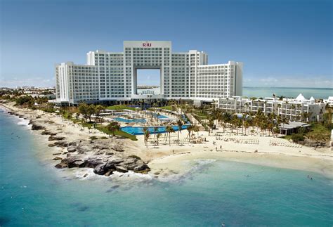 RIU resumes its activity in Cancún: the Riu Palace Peninsula and the ...