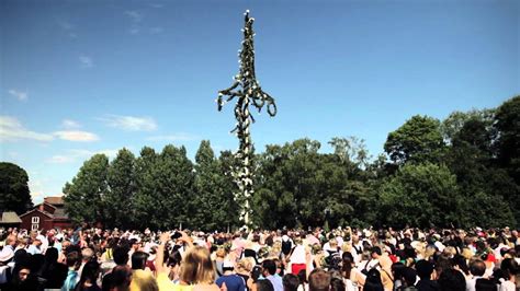 Celebrate s traditional Swedish Midsummer at Skansen - YouTube