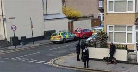 Croydon incident: Police in stand-off with 'gunman' threatening to kill ...