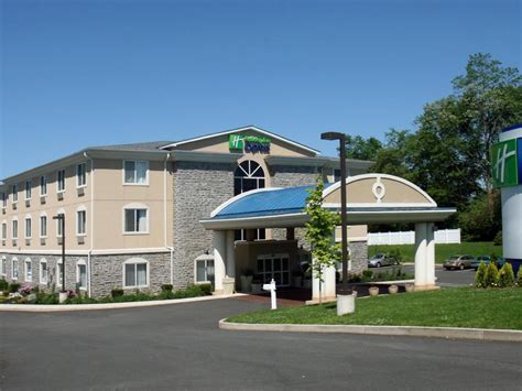 Holiday Inn Express Newington - Cheapest Prices on Hotels in Newington ...