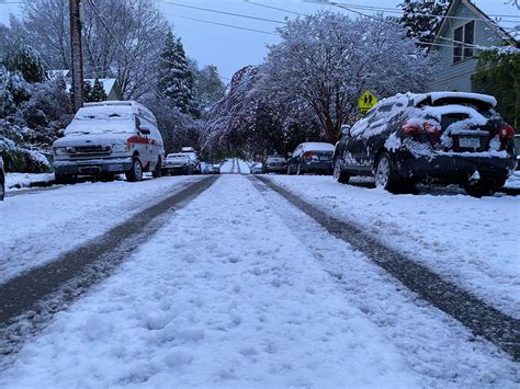 Thousands without power as rare spring snowstorm blankets Portland ...