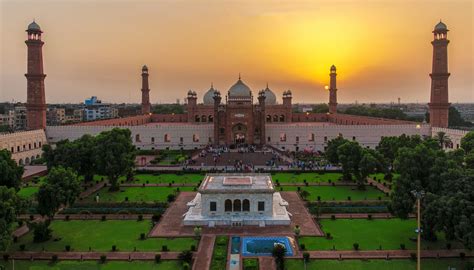 Top 10 Monuments from Pakistan You Must See – Lhe.io