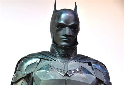 Batman Caped Crusader Pack avaliable in Fortnite store