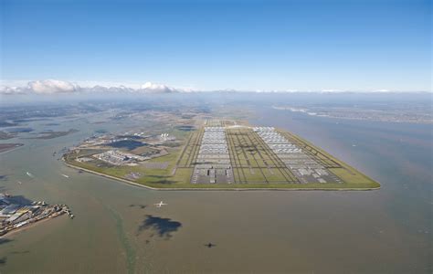 UK Airports Commission Rules Out Thames Estuary Airport Plans | ArchDaily