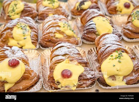 Sfogliatelle, typical Italian pastries closeup Stock Photo - Alamy